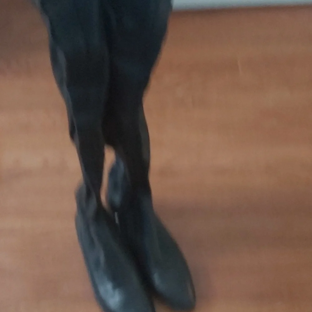 Shoe - Picture 2 of 2